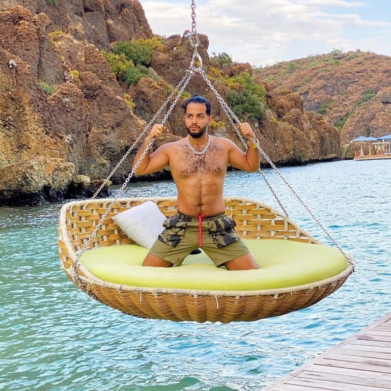 میلاد حاتمی میلاد حاتمی