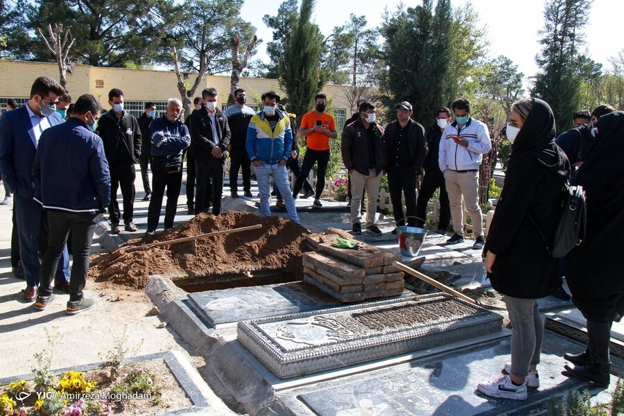 آزاده نامداری آزاده نامداری